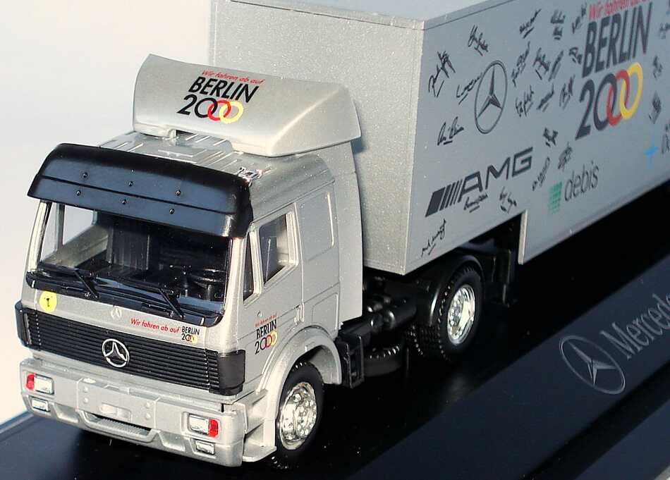Foto 1:87 Mercedes-Benz SK Fv JuKoSzg 2/2 Renntransporter AMG Berlin 2000 herpa