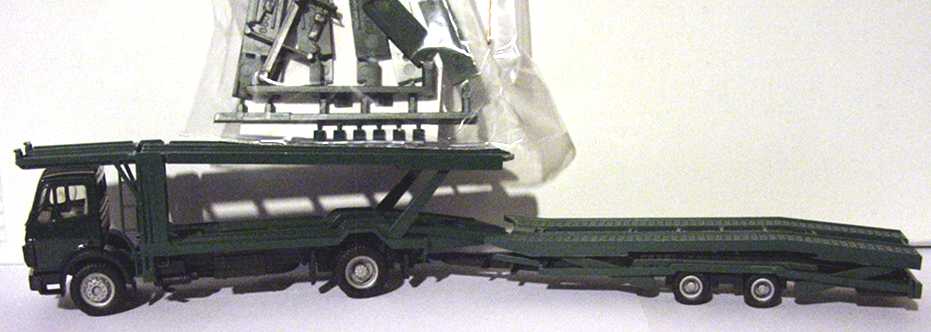 Foto 1:87 Mercedes-Benz SK (K) AutotransportHgz 2/2 dunkelgrün herpa 141567