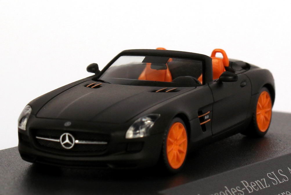 Foto 1:87 Mercedes-Benz SLS AMG Roadster (R197) pure-matt-black/orange IAA 2011 Werbemodell herpa