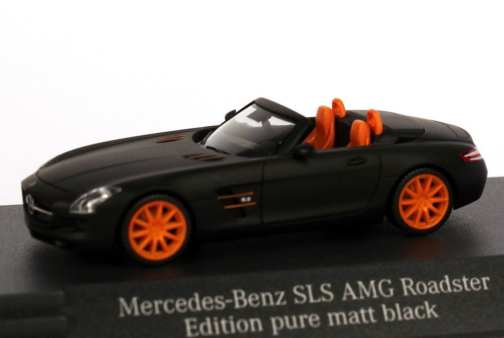 Foto 1:87 Mercedes-Benz SLS AMG Roadster (R197) pure-matt-black/orange IAA 2011 Werbemodell herpa