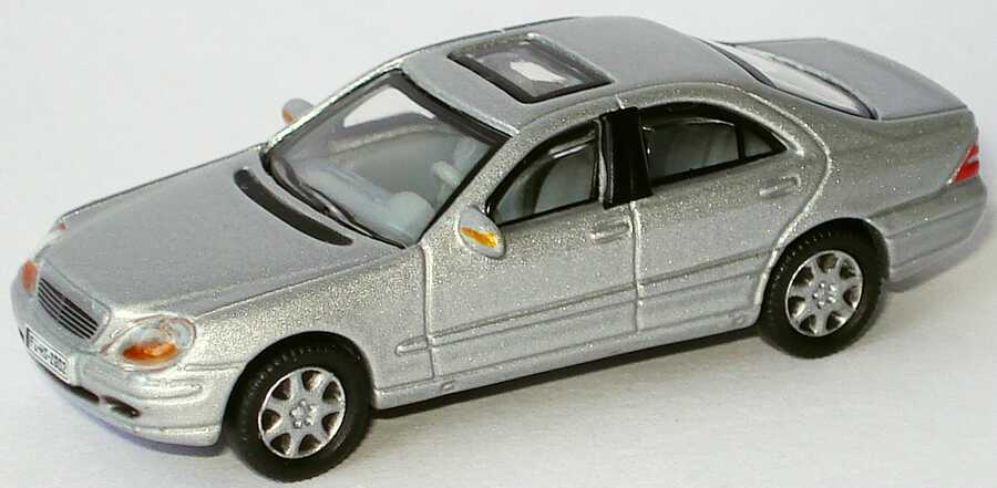 Foto 1:87 Mercedes-Benz S 500 (W220) silber-met. Schuco 21613