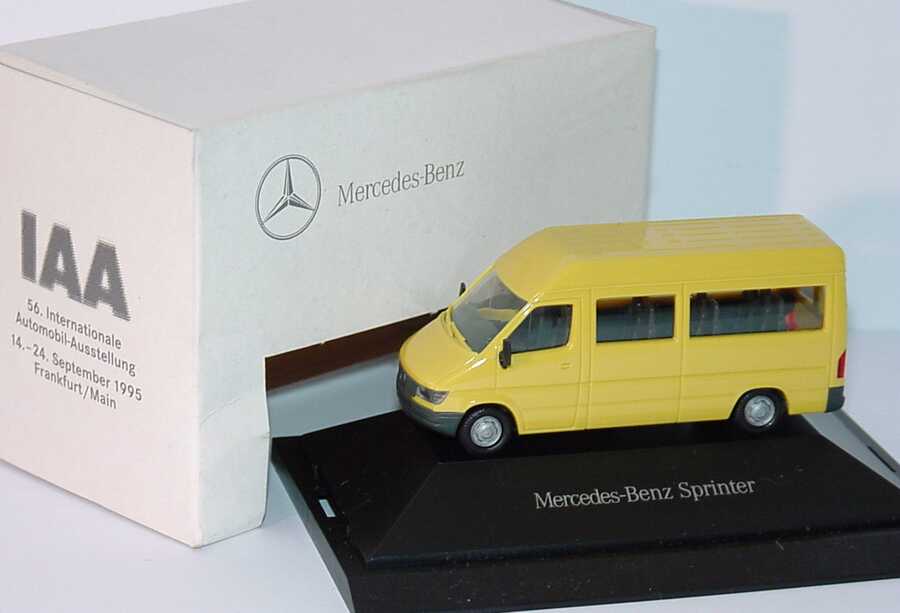 Foto 1:87 Mercedes-Benz Sprinter Bus Hochdach gelb 56. IAA Frankfurt 1995 Werbemodell herpa