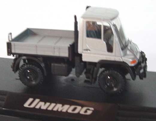 Foto 1:87 Mercedes-Benz Unimog U400 silber-met. Werbemodell Wiking B66000412