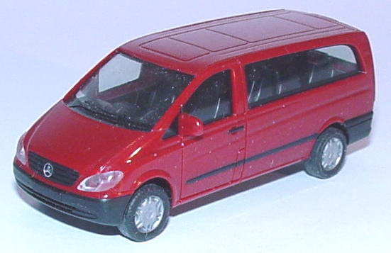 Foto 1:87 Mercedes-Benz Vito II Bus weinrot herpa 046015