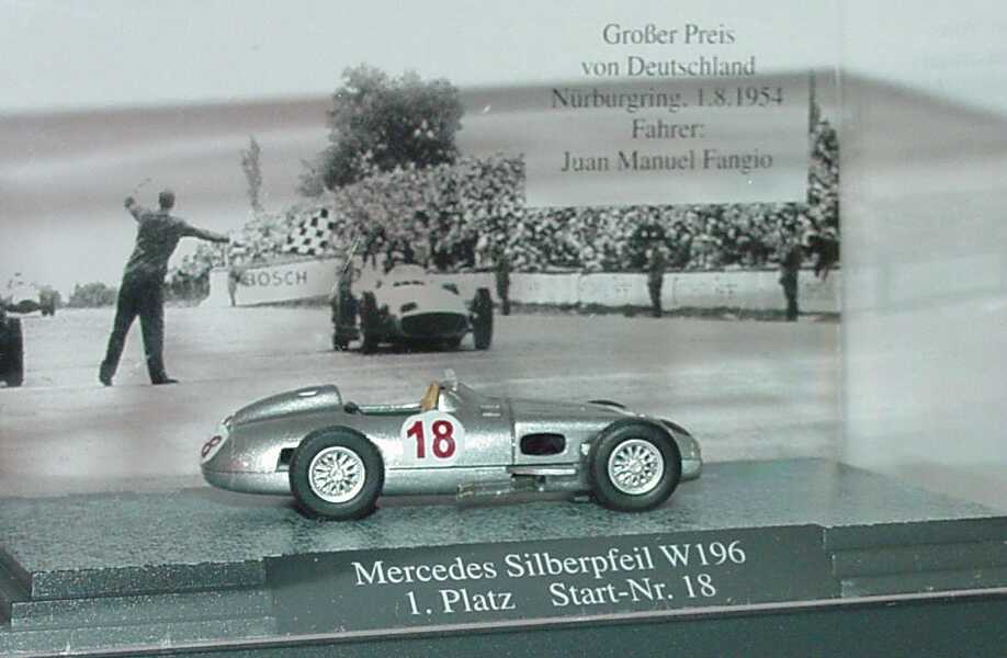 Foto 1:87 Mercedes-Benz W196 Silberpfeil Nr.18, Juan Manuel Fangio (Großer Preis von Deutschland, Nürburgring 1.8.1954, 1. Platz) Busch 47003