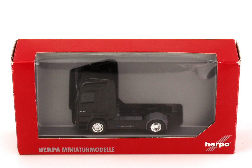 Foto 1:87 Mercedes-Benz Actros LH MP2 Chromline 2a Szgm Fv Cv schwarz Kraftverkehr Torgau herpa Teilvon152235