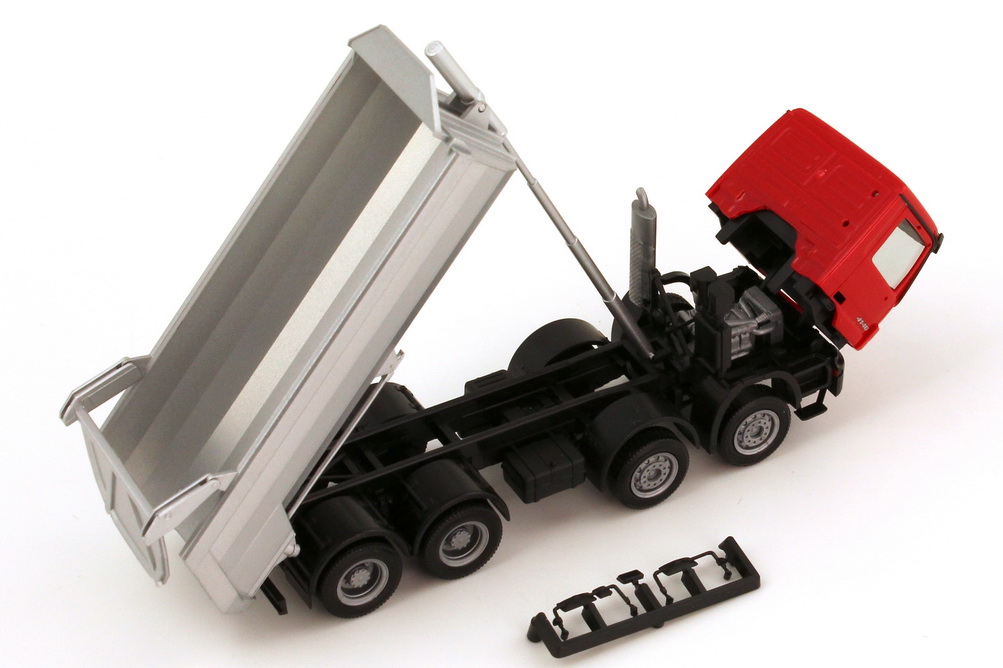 Foto 1:87 Mercedes-Benz Actros S MP2 4146 4a Rundmulden-Kipper rot/silber herpa 150538