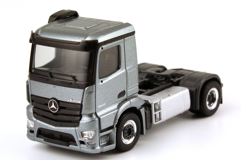 Foto 1:87 Mercedes-Benz Antos (K) 2a Szgm andorit-grau-met. Werbemodell herpa B66004089