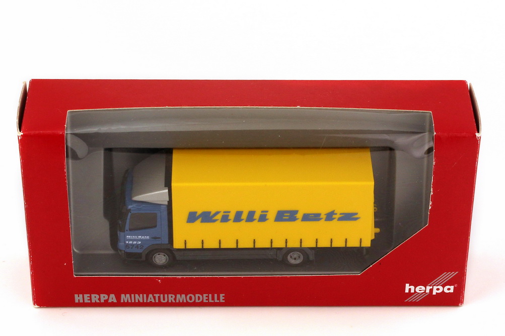 Foto 1:87 Mercedes-Benz Atego 1223 Facelift 2a Planen-Lkw mit Ladebordwand Willi Betz herpa 151542
