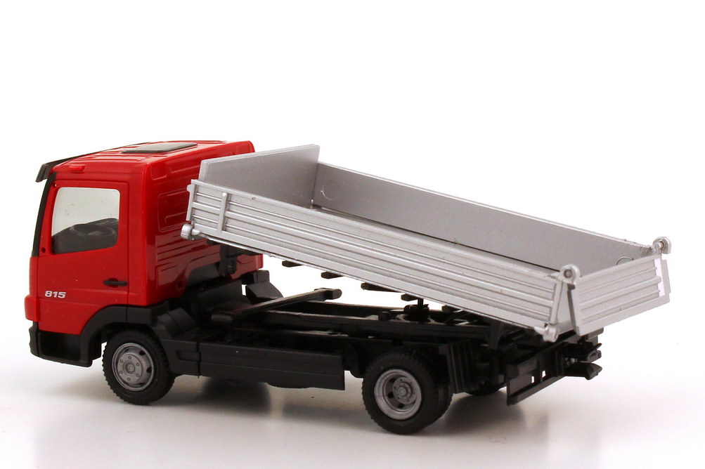 Foto 1:87 Mercedes-Benz Atego 815 Facelift 2004 2a 3-Seitenkipper rot/silber herpa 150804