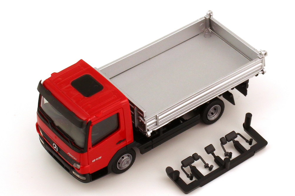 Foto 1:87 Mercedes-Benz Atego 815 Facelift 2004 2a 3-Seitenkipper rot/silber herpa 150804