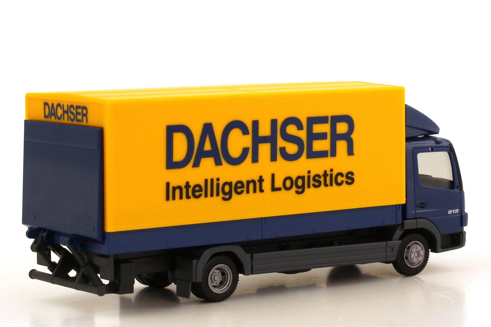 Foto 1:87 Mercedes-Benz Atego 815 Facelift 2a Pritsche/Plane-Lkw mit Ladebordwand Dachser Imtelligent Logistics herpa