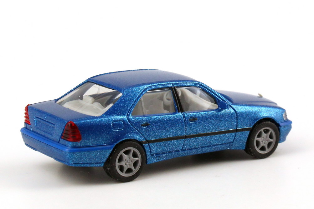 Foto 1:87 Mercedes-Benz C-Klasse C 220 Facelift (W202 MOPF) blau-met. herpa 032421/0188043