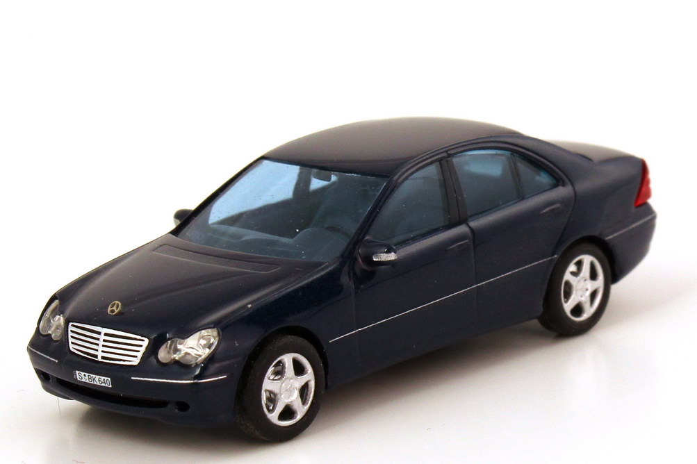 Foto 1:87 Mercedes-Benz C-Klasse (W203) C 270 CDI topasblau-met. designo-Line, IA grau (CMD-Edition) Busch 49120