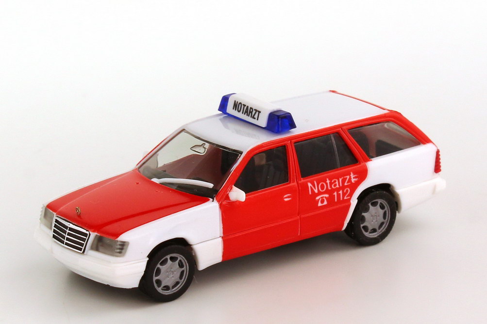 Foto 1:87 Mercedes-Benz E 320 Touring (S124 MOPF2) NEF Feuerwehr-Notarzt herpa 042055