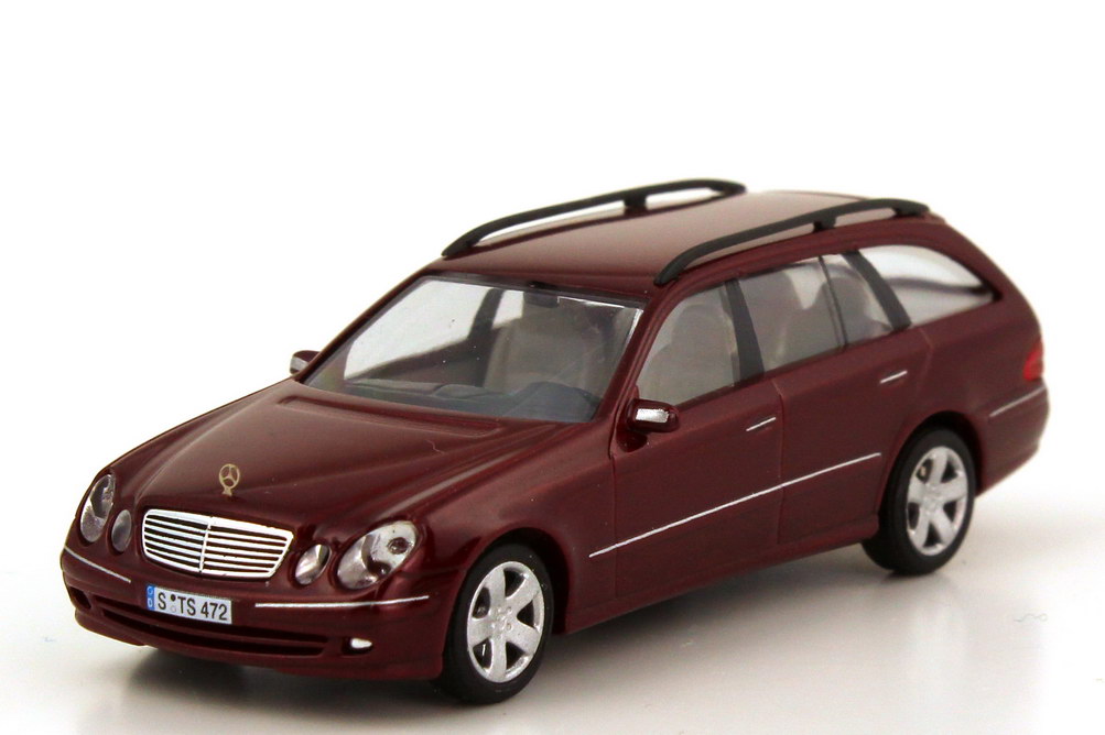 Foto 1:87 Mercedes-Benz E-Klasse T-Modell (S211) E 320 CDI titanrot-met. - Collection CMD Busch 49455
