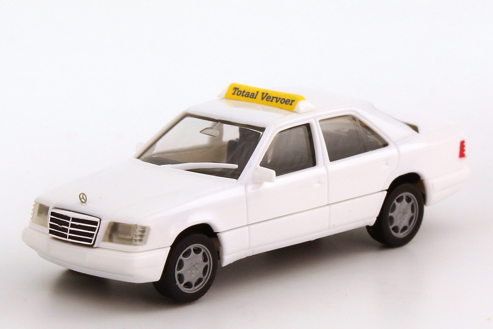 Foto 1:87 Mercedes-Benz E-Klasse E 320 (W124 MOPF II) Totaal Vervoer (Taxi Niederlande) herpa