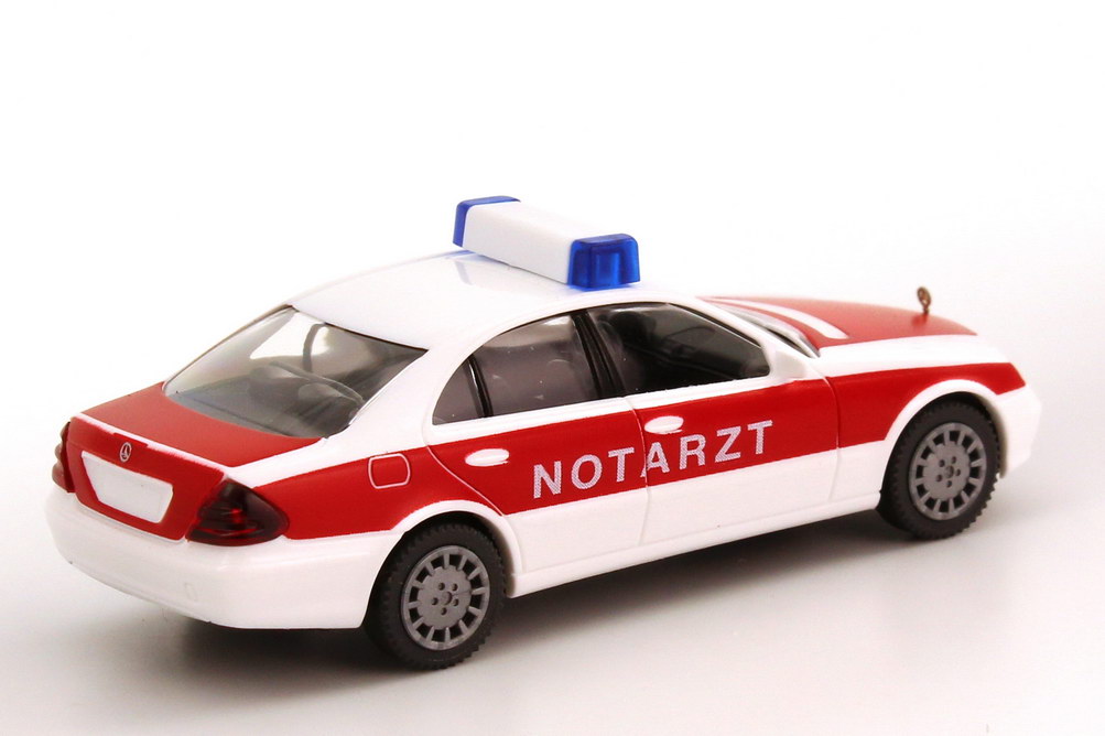 Foto 1:87 Mercedes-Benz E-Klasse (W211) Notarzt NEF weiß/rot Wiking 07108