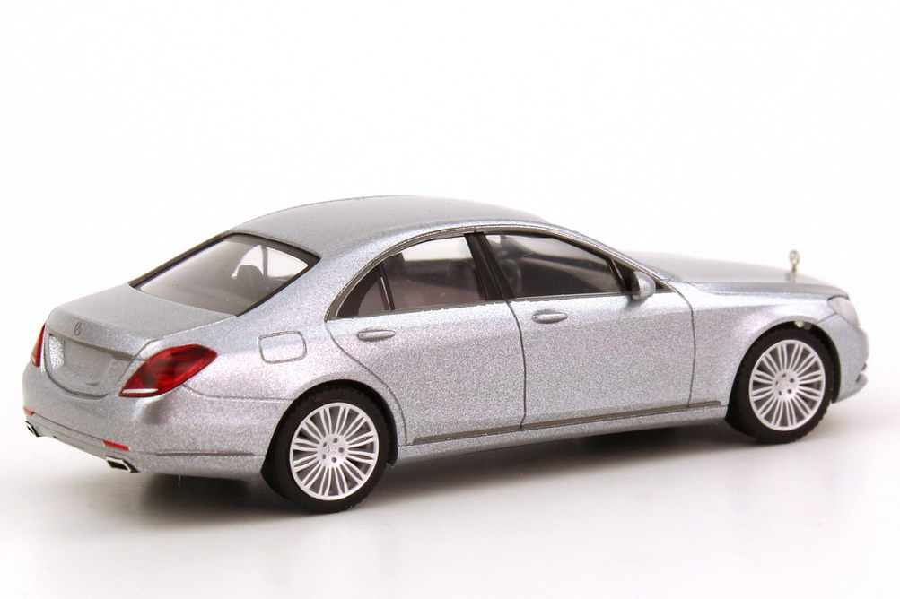 Foto 1:87 Mercedes-Benz S-Klasse 2013 Langversion (V222) diamant-silber-met. Werbemodell herpa B66960151