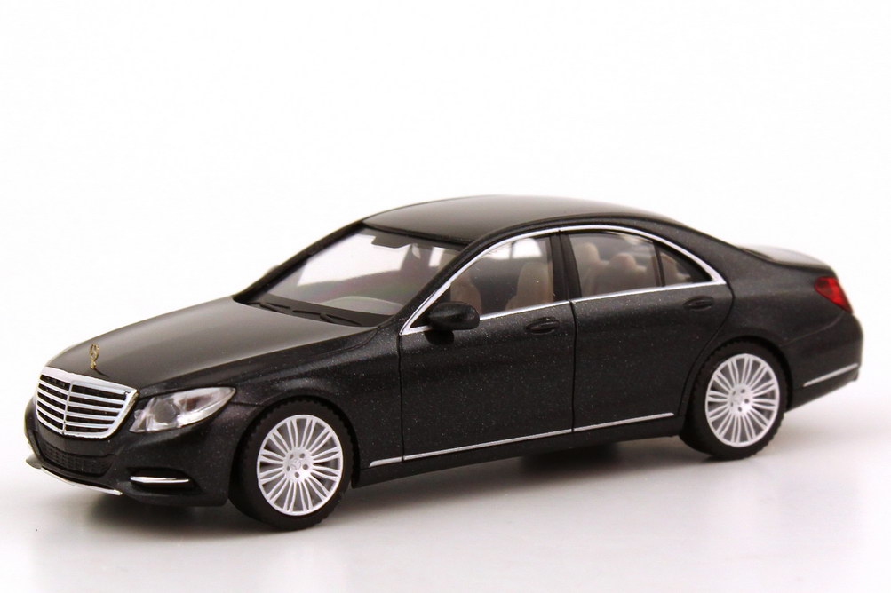 Foto 1:87 Mercedes-Benz S-Klasse 2013 Langversion (V222) magnetit-schwarz-met. Werbemodell herpa B66960152