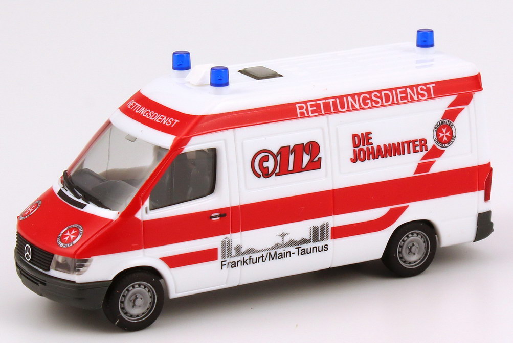 Foto 1:87 Mercedes-Benz Sprinter Medimobil RTW Die Johanniter, Frankfurt/Main-Taunus herpa 043229