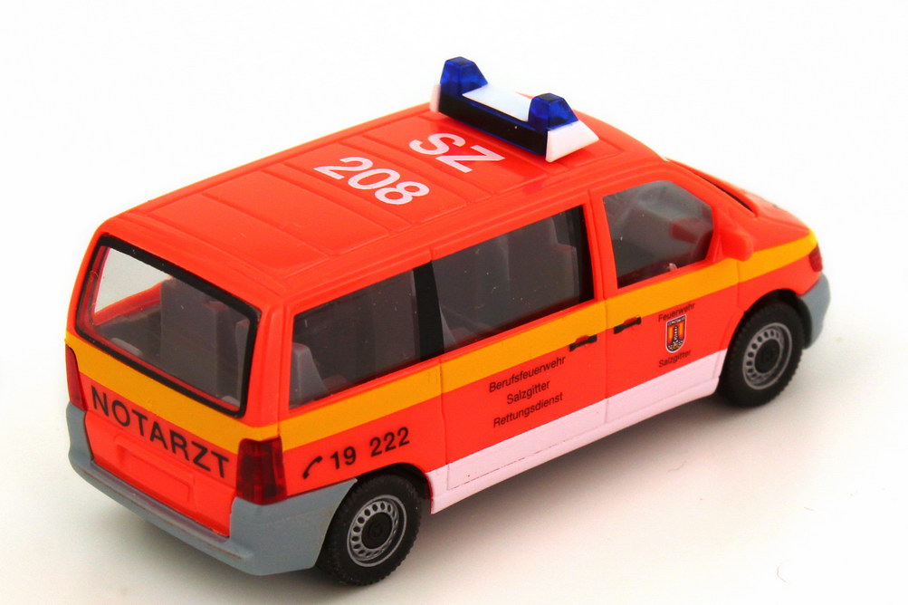 Foto 1:87 Mercedes-Benz Vito Bus (W638) NEF Notarzt Feuerwehr Salzgitter herpa 043762