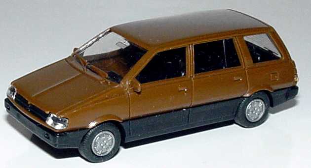 Foto 1:87 Mitsubishi Space Wagon braun Rietze 10190