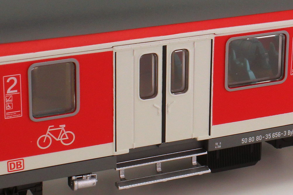 Foto 1:87 H0 Nahverkehr-Steuerwagen Typ Bybdzf 482.1 2.Klasse mit Wittenberger Kopf DB AG rot/grau Gleichstrom Roco 64210