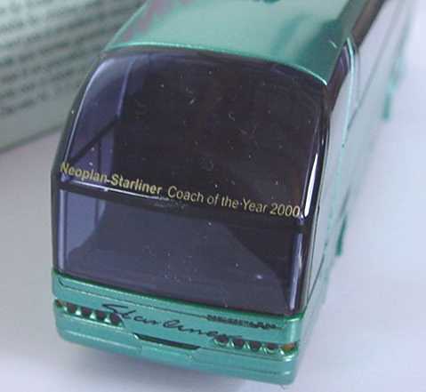 Foto 1:87 Neoplan Starliner SHDHL 3achsig Starliner, Coach of the year 2000 schilfgrün-met. AMW/AWM