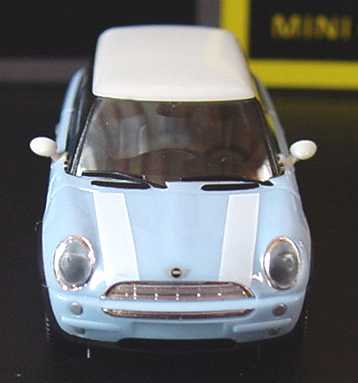 Foto 1:87 New Mini Cooper dolomitblau mit weißen Streifen, Dach weiß Werbemodell herpa 80410029826