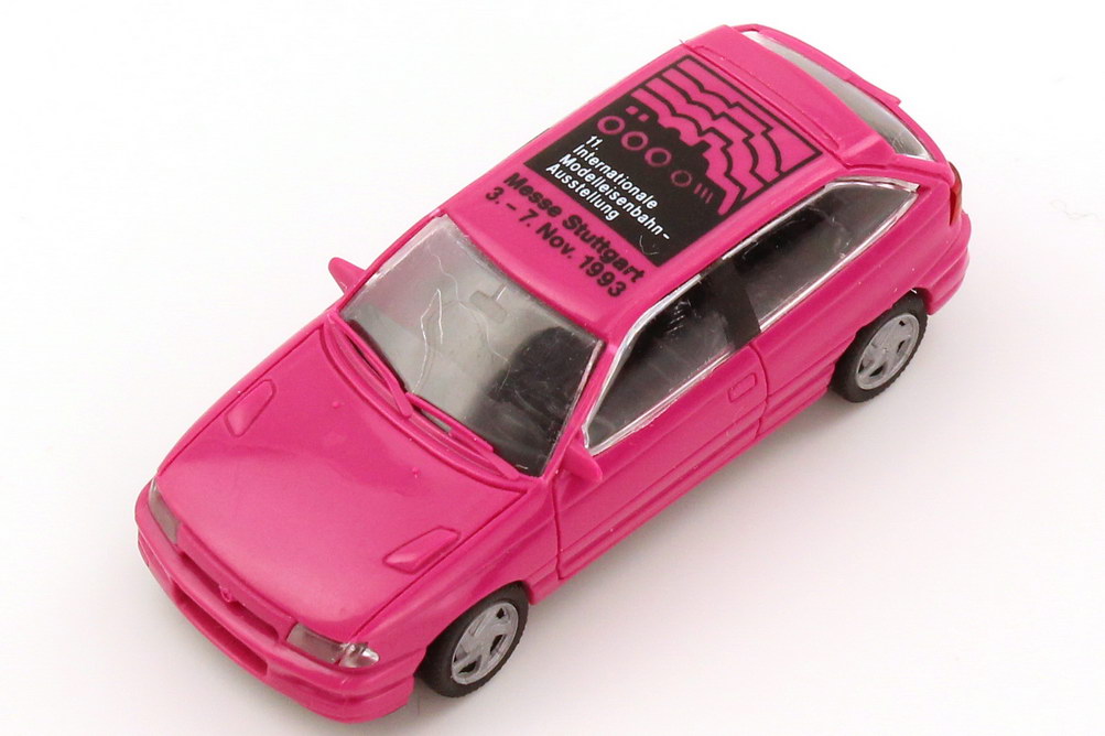 Foto 1:87 Opel Astra GSi pink 11. Int. Modelleisenbahn-Ausstellung Messe Stuttgart 1993 Rietze