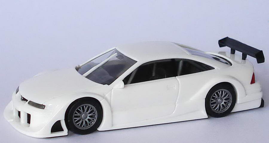 Foto 1:87 Opel Calibra Phase IV weiß herpa 022101/147200