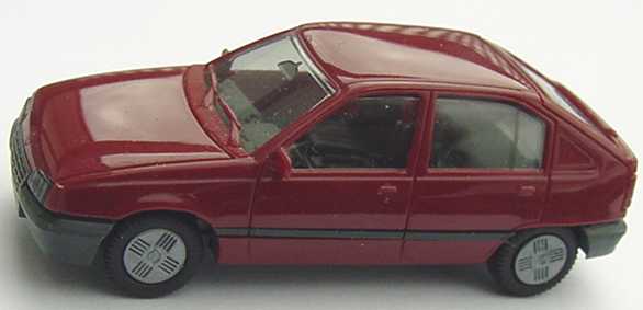 Foto 1:87 Opel Kadett E 4türig bordeaux herpa 2045