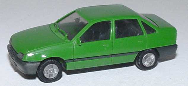 Foto 1:87 Opel Kadett E Stufenheck grün herpa 2055