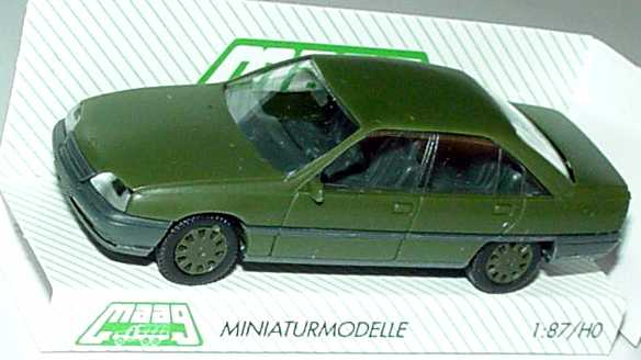 Foto 1:87 Opel Omega Militär olivgrün seidenmatt Maag 700146