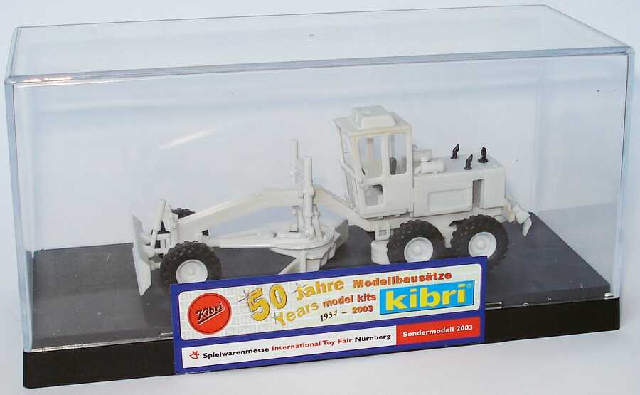 Foto 1:87 O&K Grader 3a weiß Spielwarenmesse Nürnberg 2003, 50 Jahre Kibri Modellbausätze kibri