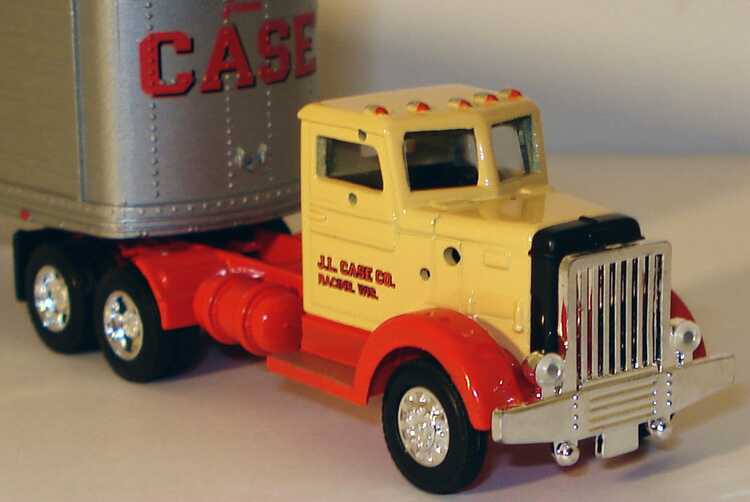 Foto 1:87 Peterbilt 280 (1949) KoSzg 3/2 CASE - Tractors and equipment Ertl 4266