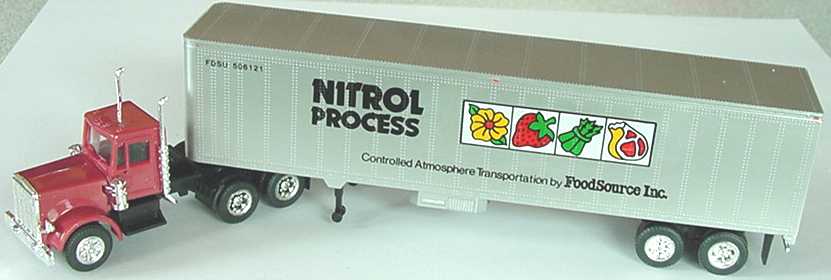 Foto 1:87 Peterbilt CON (K) 40KüKoSzg 3/2 Nitrol Process, FoodSource herpa 141352