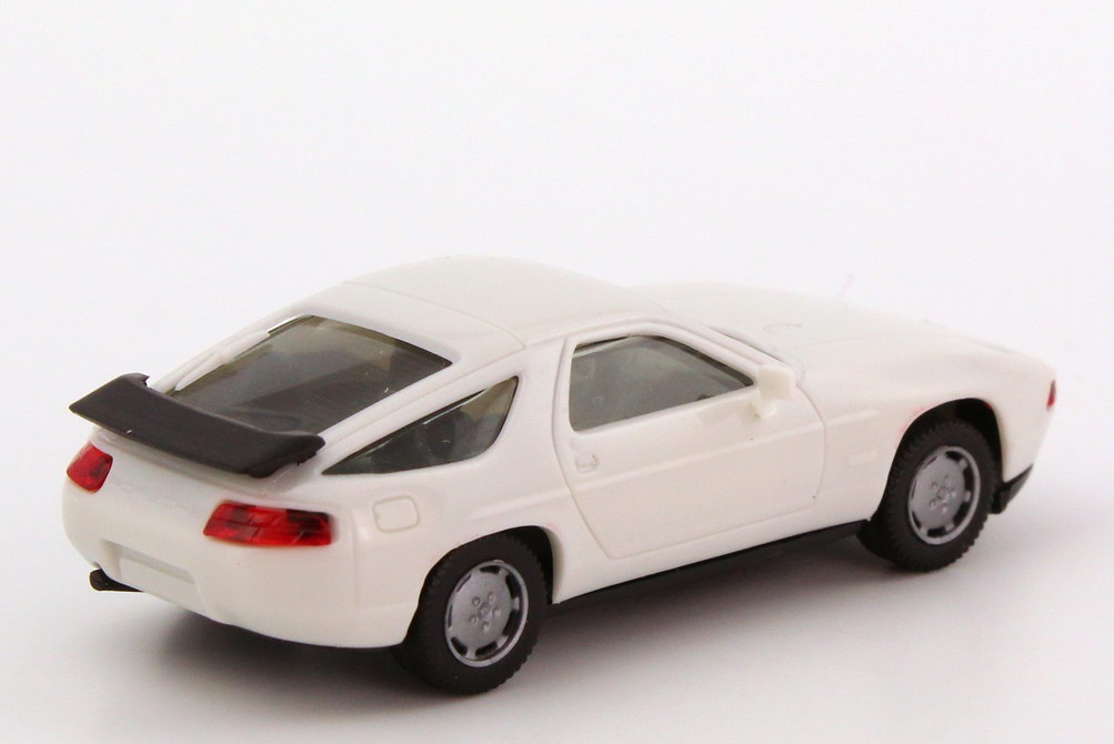 Foto 1:87 Porsche 928 S4 weiß, Spiegel in Wagenfarbe herpa 2071