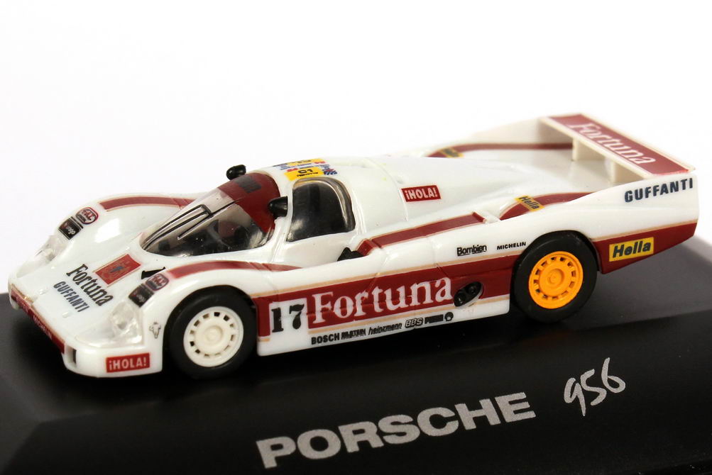 Foto 1:87 Porsche 956 L 24h von LeMans 1986 Fortuna Nr.17, Larrauri / Pareja / Gouhier (2. Platz) Trumpeter 16113