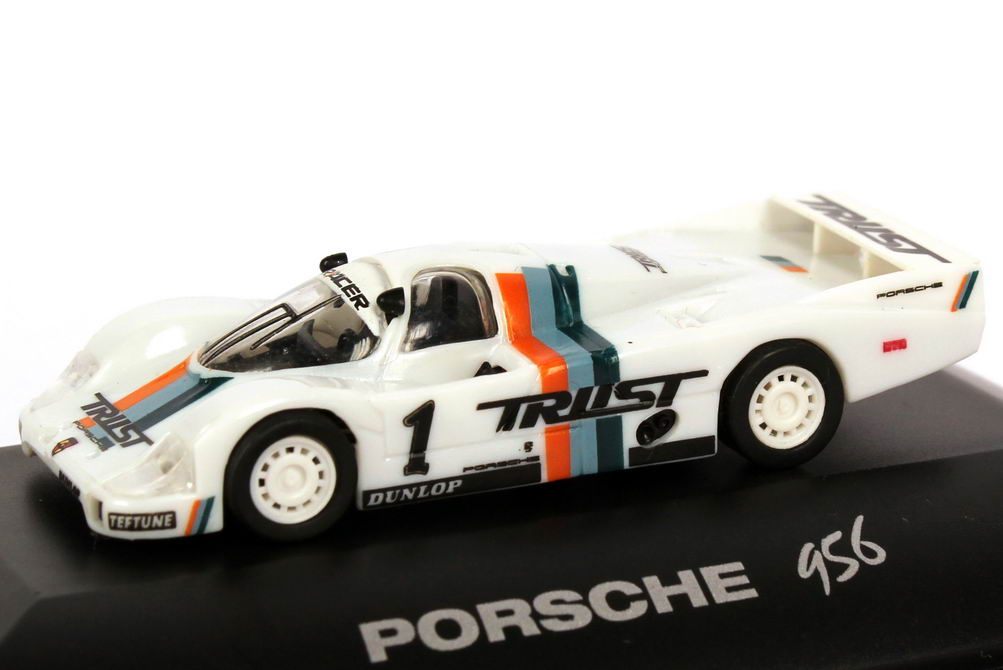 Foto 1:87 Porsche 956 L All Japan Sports Prototype Championship 1983 Trust Racing Nr.1, Schuppan / Fujita (Meister) Trumpeter 16103