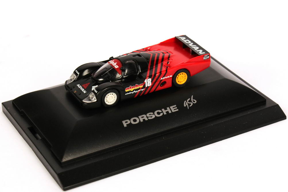 Foto 1:87 Porsche 956 L All Japan Sports Prototype Championship 1984 alpha Advan, Nova Engineering Nr. 18, Takahashi / Kunimitsu Trumpeter 16107