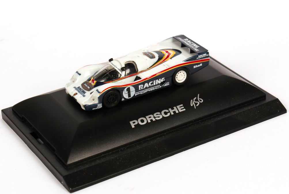Foto 1:87 Porsche 956 L Racing Nr.1, Jacky Ickx / Jochen Mass (1000 km Nürburgring 1983, Sieger) Trumpeter 16106