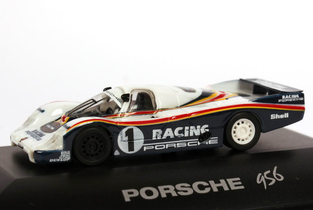 Foto 1:87 Porsche 956 L Racing Nr.1, Jacky Ickx / Jochen Mass (1000 km Nürburgring 1983, Sieger) Trumpeter 16106