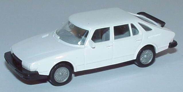 Foto 1:87 Saab 900 weiß, neue Felgen Wiking