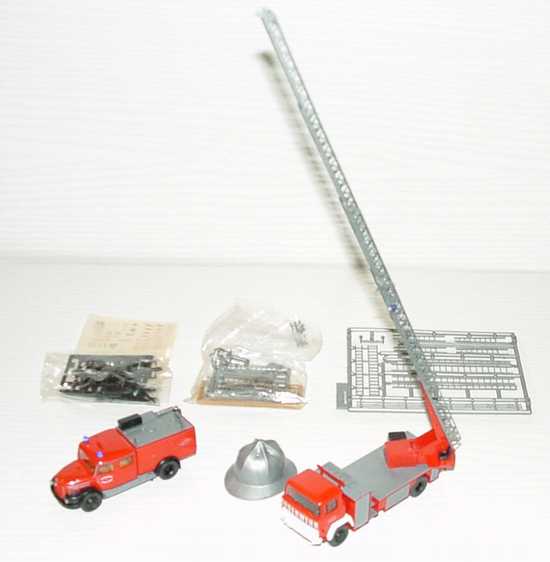 Foto 1:87 Setpackung 300 Jahre Feuerwehr Wien (Steyr 586 TLF 1500 + Magirus Drehleiter + Helm) Roco 1344