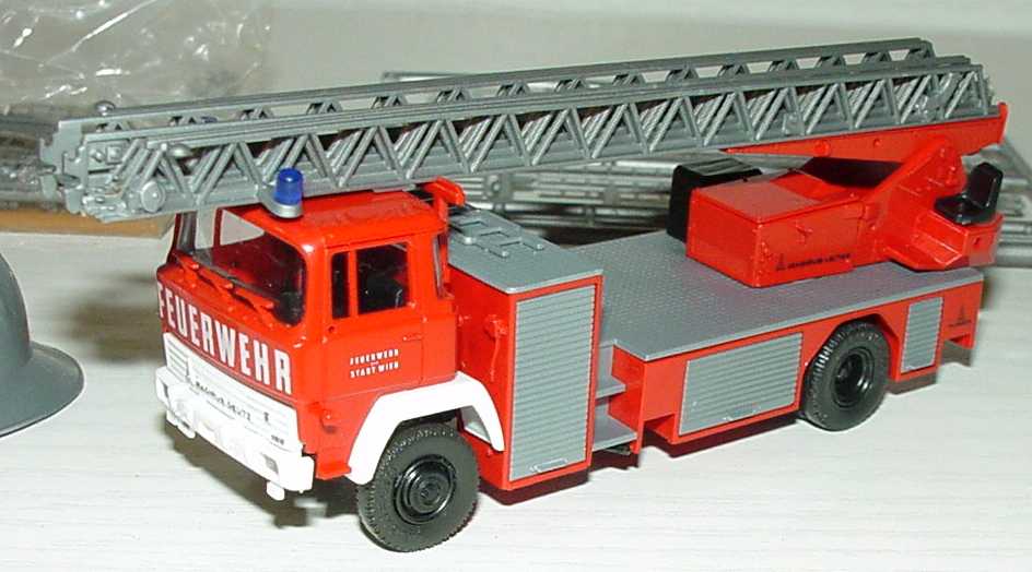 Foto 1:87 Setpackung 300 Jahre Feuerwehr Wien (Steyr 586 TLF 1500 + Magirus Drehleiter + Helm) Roco 1344
