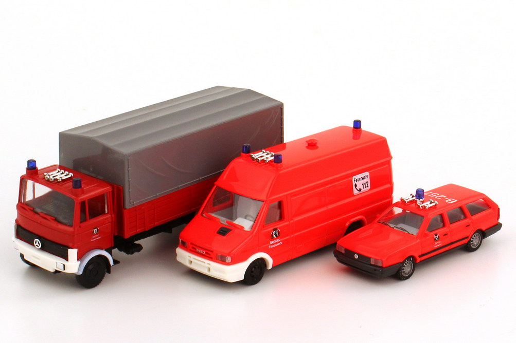 Foto 1:87 Set-Packung Feuerwehr Berlin (VW Passat Variant II + Iveco Daily + Mercedes-Benz LP 813) Busch 49924