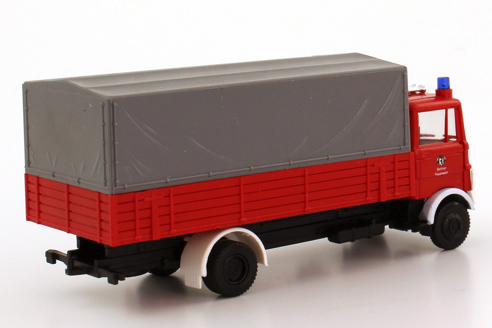 Foto 1:87 Set-Packung Feuerwehr Berlin (VW Passat Variant II + Iveco Daily + Mercedes-Benz LP 813) Busch 49924