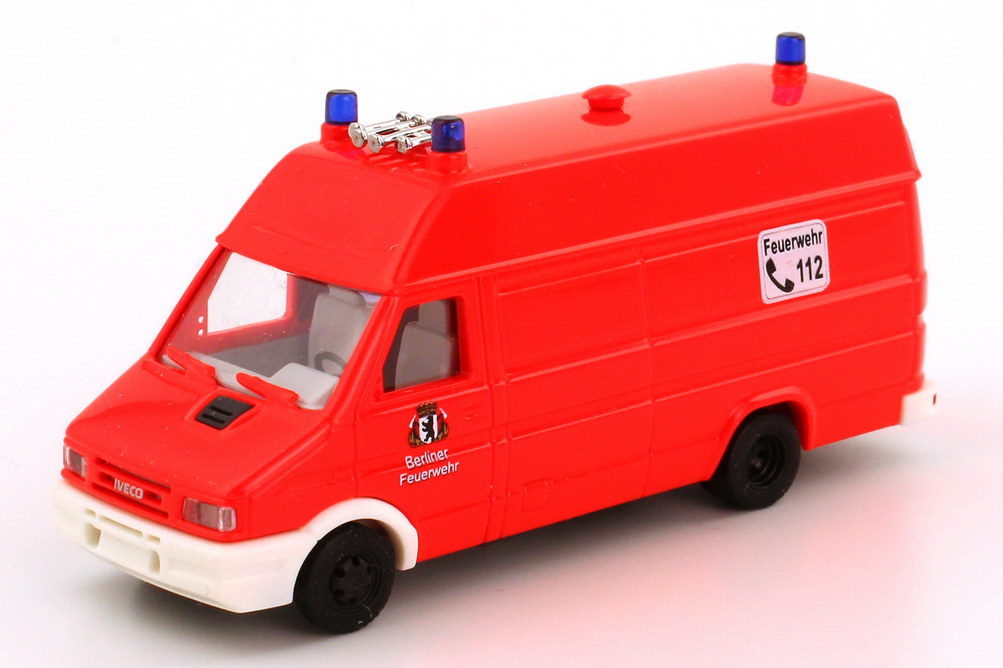 Foto 1:87 Set-Packung Feuerwehr Berlin (VW Passat Variant II + Iveco Daily + Mercedes-Benz LP 813) Busch 49924